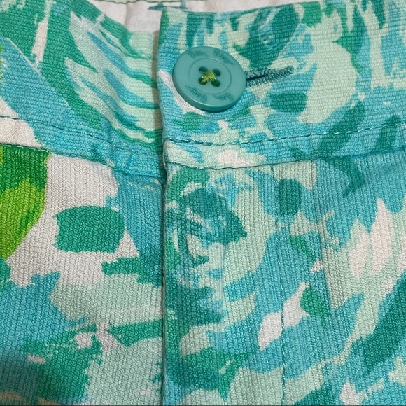 Lilly Pulitzer 00 Callahan Shorts Aqua Roses EUC Rare Pattern! - Picture 4 of 12